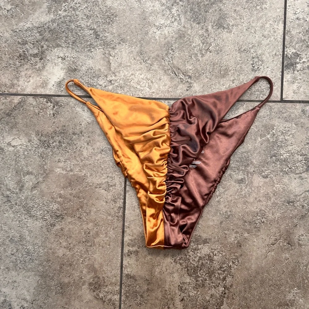Isa Boulder Bikini Bottom - Picture 1 of 3